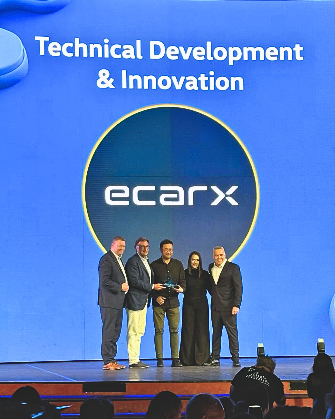 VW Award1.